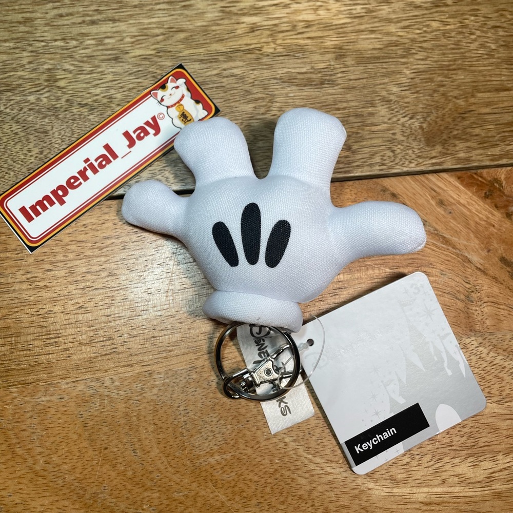 Disney Parks Mickey Glove Keychain